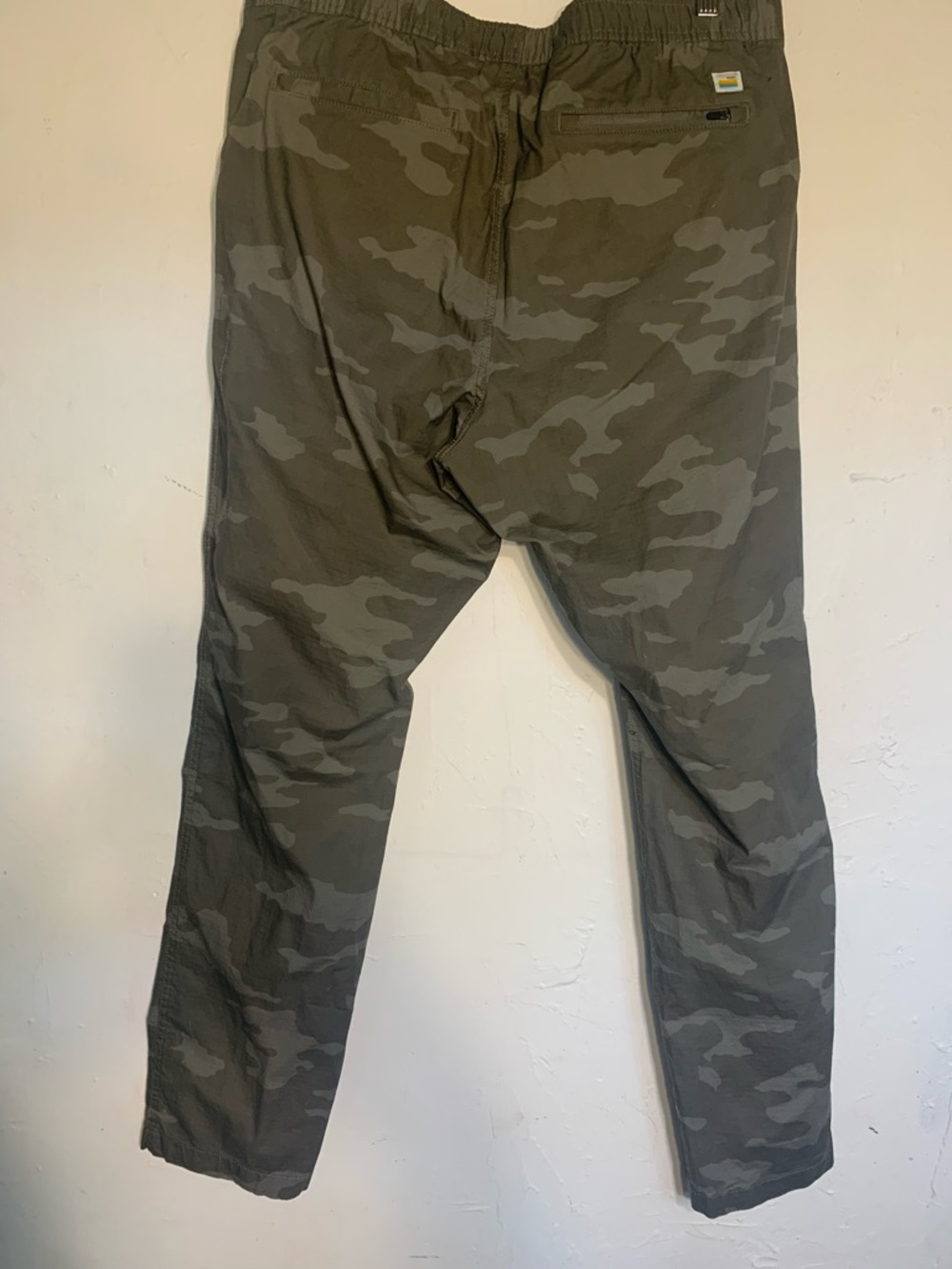 Vuori the rise the shine Olive Camo Ripstop Jogger - Picture 4 of 6